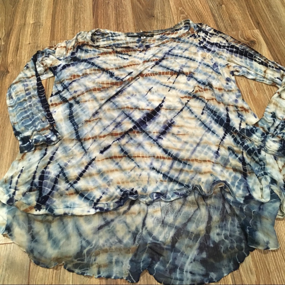 Mezon lightweight 3/4 sleeve Top